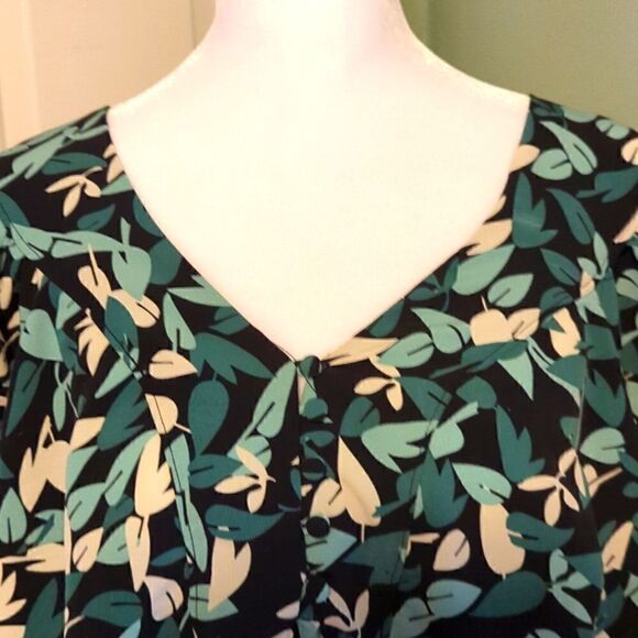 RYAN Wythe 1X lightweight top capped sleeves hides flaws summer greenery - Picture 2 of 11